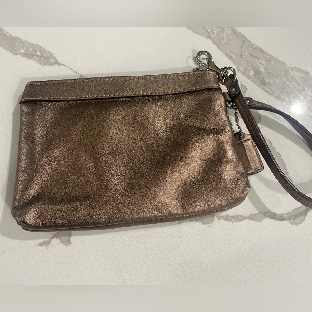 Vintage Y2K Coach Ashley‎ Metallic Bronze Pleated Leather Wristlet